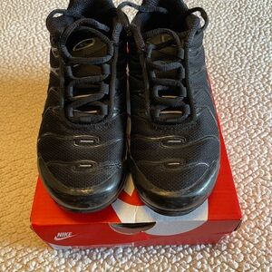 Nike Kids Black Sneakers. Size 1